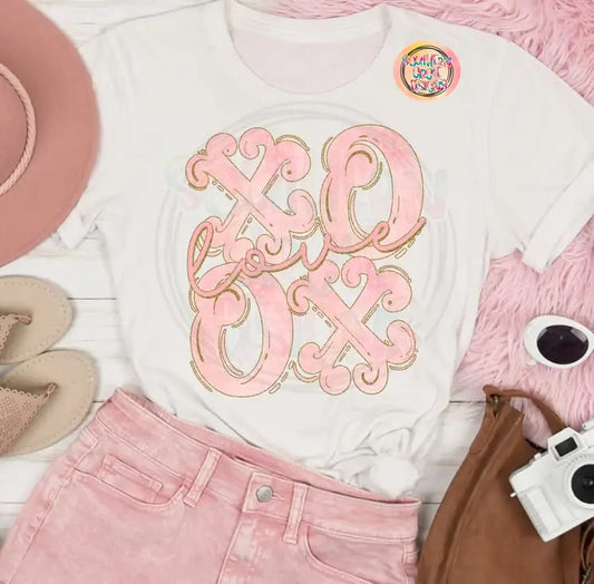 XOXO in Light Pink Curly Cue Font